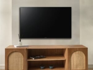 وحدة تلفاز خشب كونتر طبيعي و كانيه بني وبيج - 55 × 160 × 40 سم